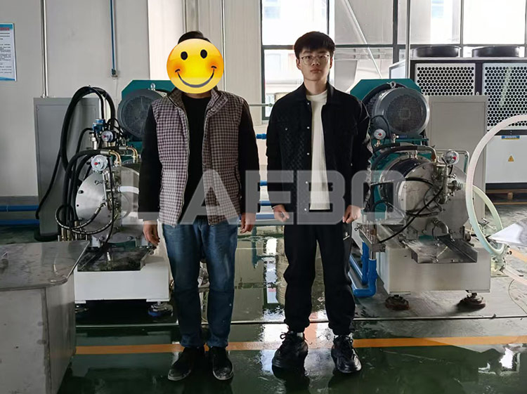 四川眉山某生物科技有限公司，4臺(tái)60L砂磨機(jī)調(diào)試成功